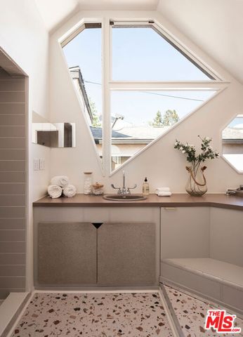 755 Luton Drive, Glendale, CA 91206