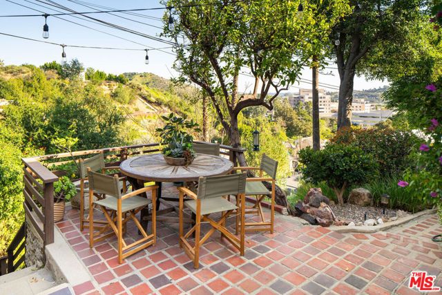 755 Luton Drive, Glendale, CA 91206