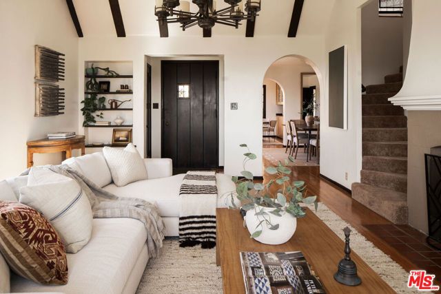 755 Luton Drive, Glendale, CA 91206