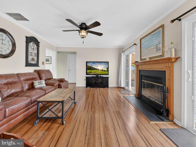 30 WINFIELD CIR, Sewell, NJ 08080