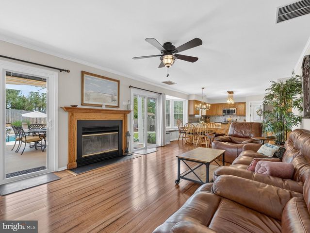 30 WINFIELD CIR, Sewell, NJ 08080