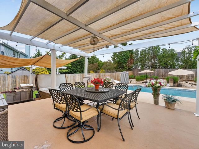 30 WINFIELD CIR, Sewell, NJ 08080