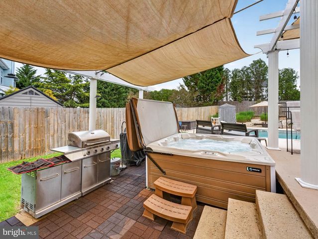 30 WINFIELD CIR, Sewell, NJ 08080