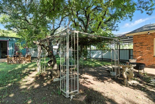 1111 W 8th Street, Cisco, TX 76437