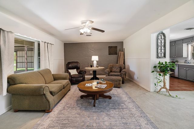 3755 Jefferson Road, Paris, TX 75462