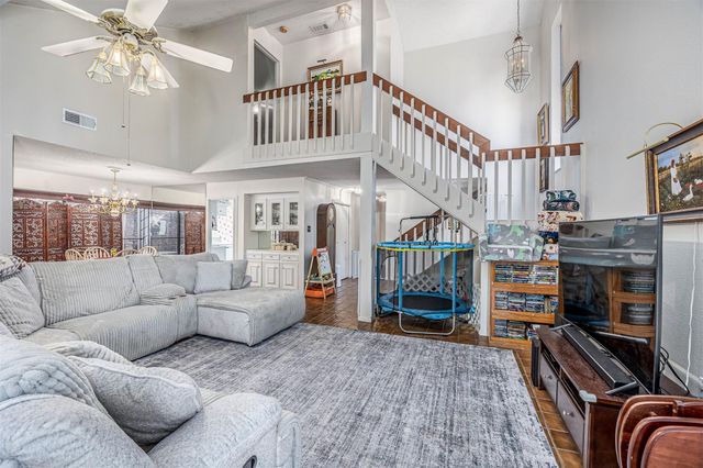 4613 Country Club View, Baytown, TX 77521