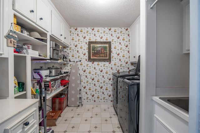 4613 Country Club View, Baytown, TX 77521