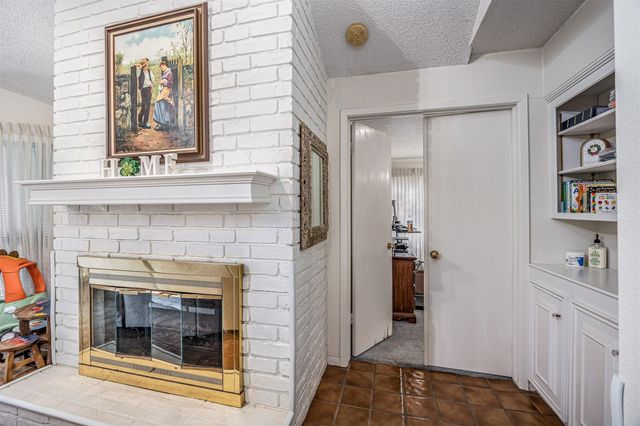 4613 Country Club View, Baytown, TX 77521