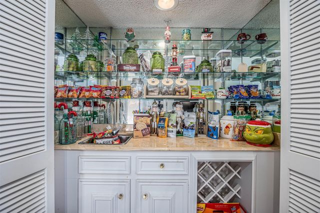 4613 Country Club View, Baytown, TX 77521