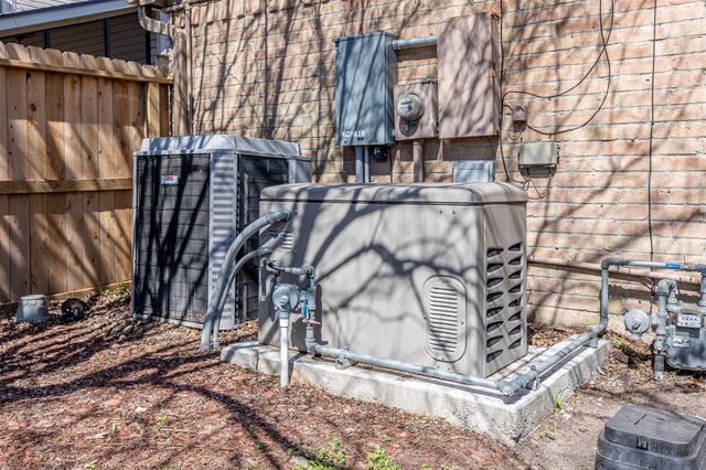 4613 Country Club View, Baytown, TX 77521