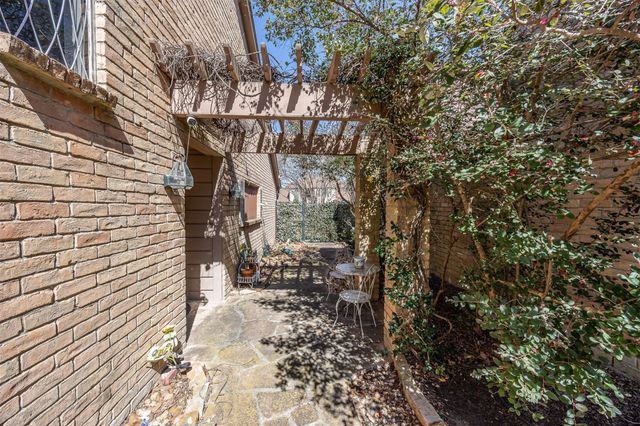 4613 Country Club View, Baytown, TX 77521