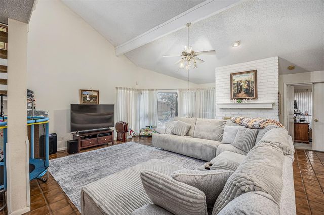 4613 Country Club View, Baytown, TX 77521