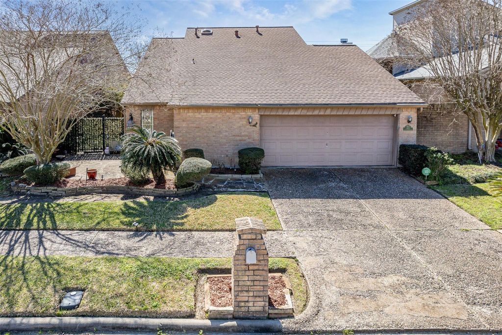 4613 Country Club View, Baytown, TX 77521