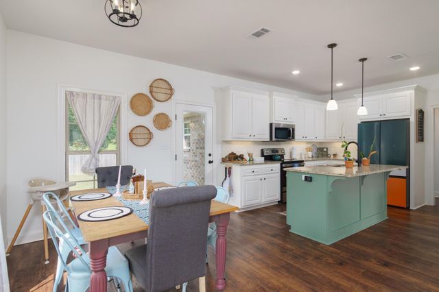 63 E Andover, Hattiesburg, MS 39402