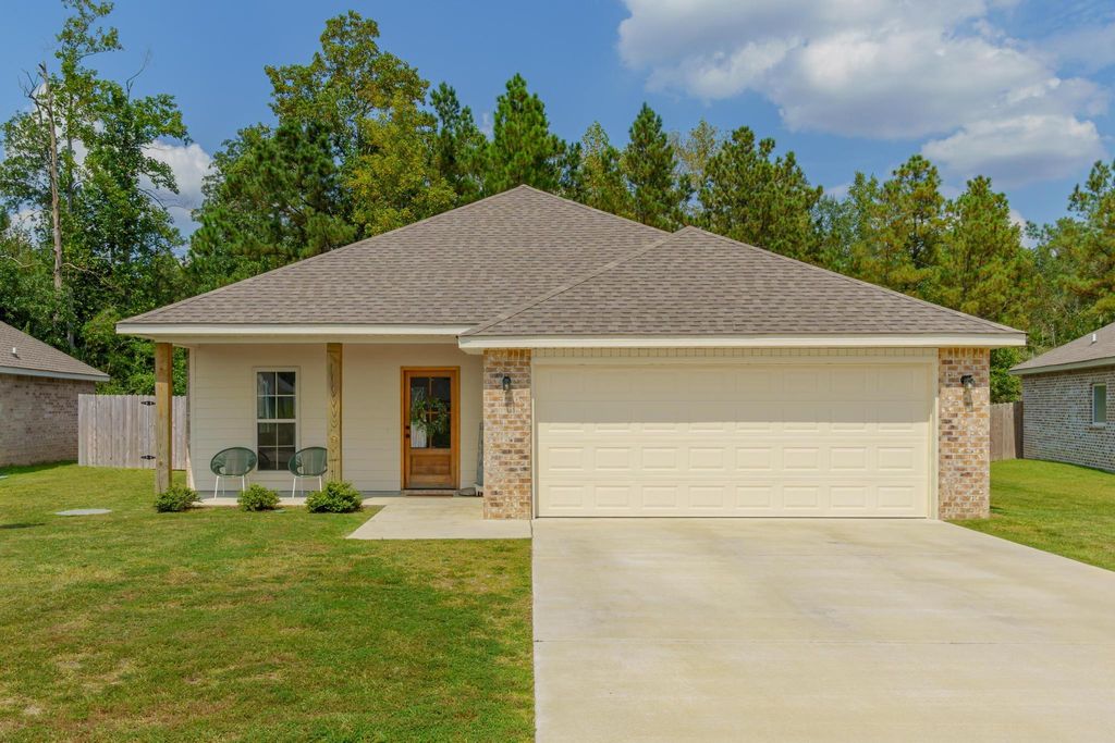 63 E Andover, Hattiesburg, MS 39402