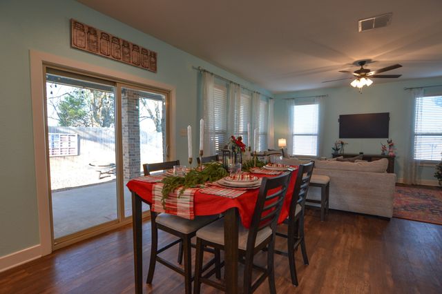 601 Mathew Street, Grandview, TX 76050