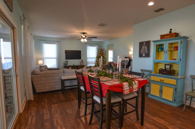 601 Mathew Street, Grandview, TX 76050