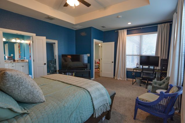 601 Mathew Street, Grandview, TX 76050