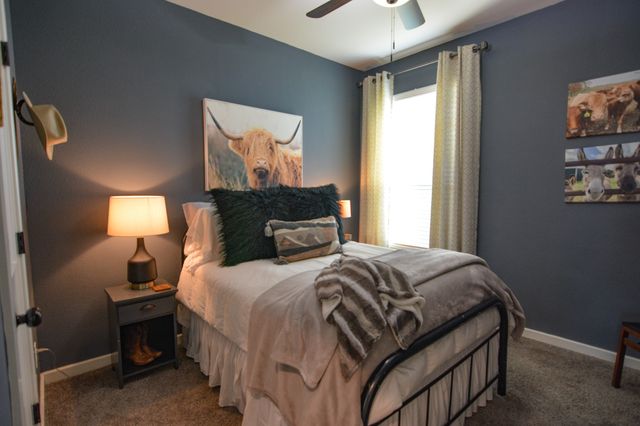 601 Mathew Street, Grandview, TX 76050