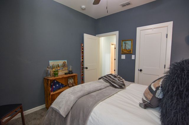 601 Mathew Street, Grandview, TX 76050