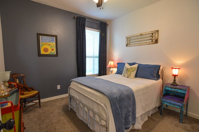 601 Mathew Street, Grandview, TX 76050