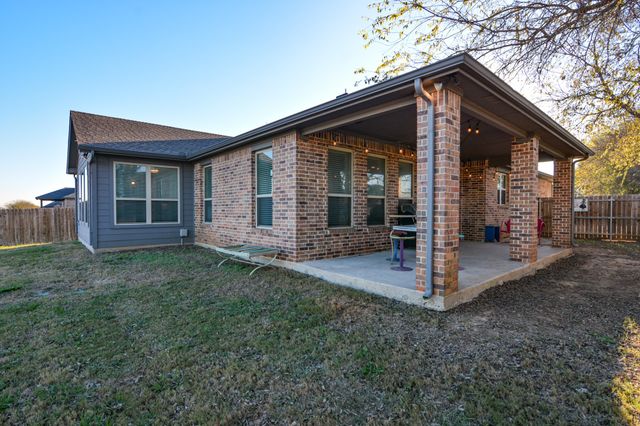 601 Mathew Street, Grandview, TX 76050