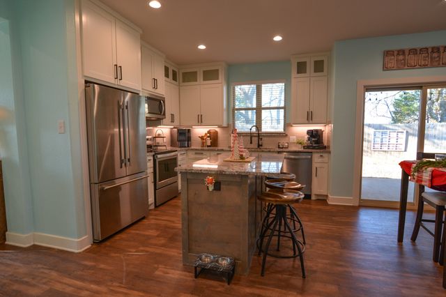 601 Mathew Street, Grandview, TX 76050