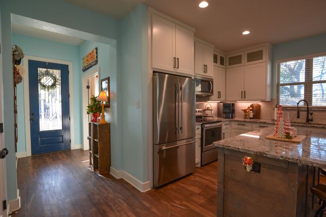 601 Mathew Street, Grandview, TX 76050