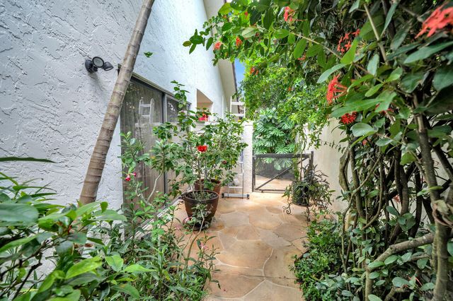 21381 Sonesta Way, Boca Raton, FL 33433