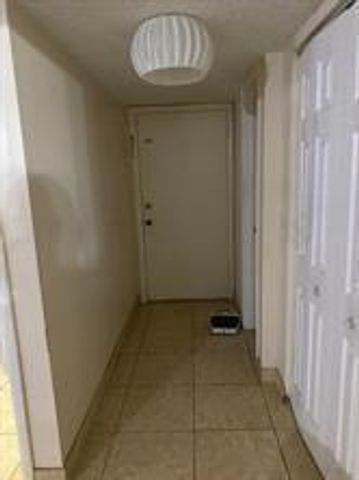 4881 NW 22nd Street 4A, Fort Lauderdale, FL 33313