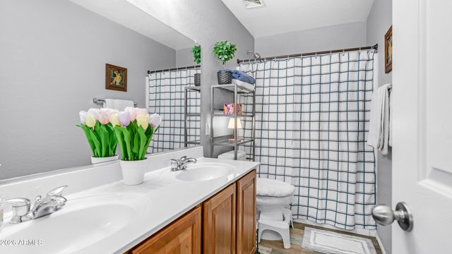 27980 N TITANIUM Lane, San Tan Valley, AZ 85143