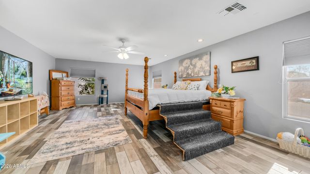 27980 N TITANIUM Lane, San Tan Valley, AZ 85143