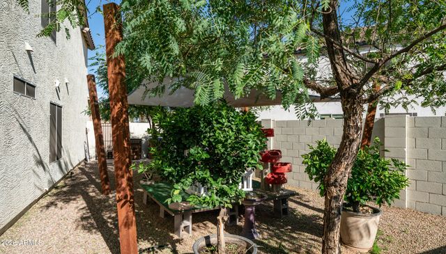 27980 N TITANIUM Lane, San Tan Valley, AZ 85143