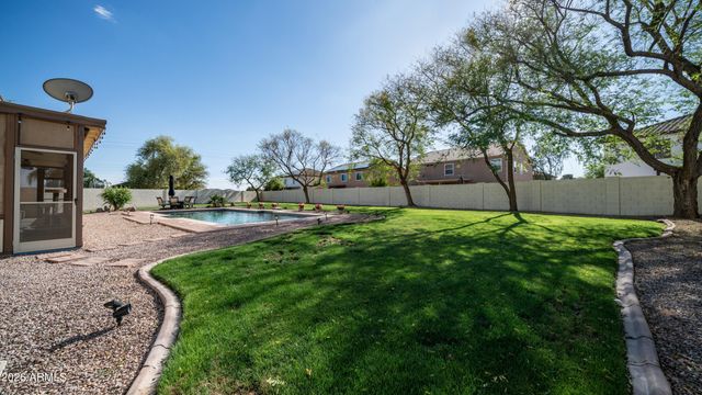 27980 N TITANIUM Lane, San Tan Valley, AZ 85143