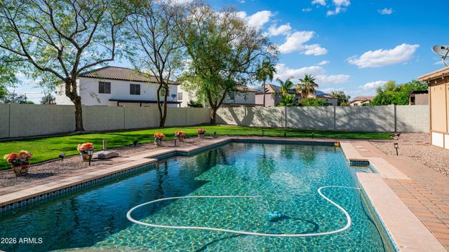 27980 N TITANIUM Lane, San Tan Valley, AZ 85143