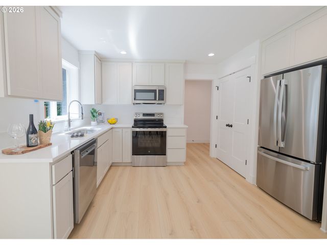 4675 Cedar St, Astoria, OR 97103