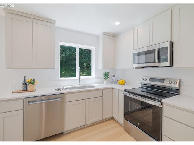 4675 Cedar St, Astoria, OR 97103