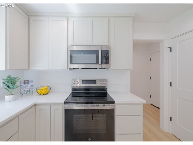 4675 Cedar St, Astoria, OR 97103