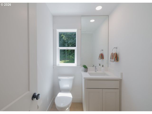4675 Cedar St, Astoria, OR 97103