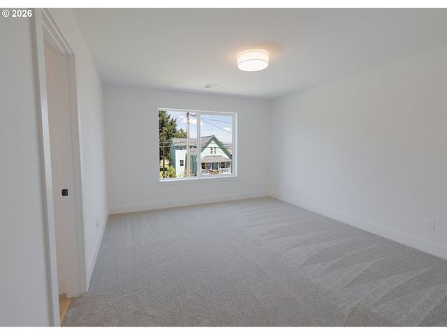 4675 Cedar St, Astoria, OR 97103