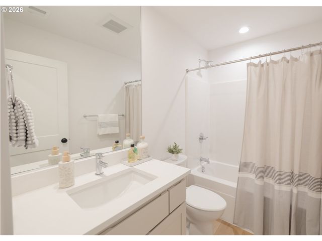 4675 Cedar St, Astoria, OR 97103