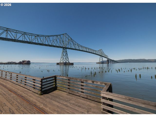 4675 Cedar St, Astoria, OR 97103