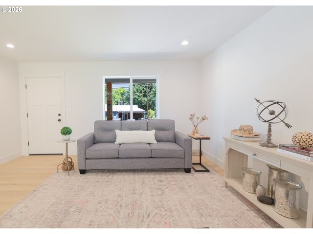 4675 Cedar St, Astoria, OR 97103