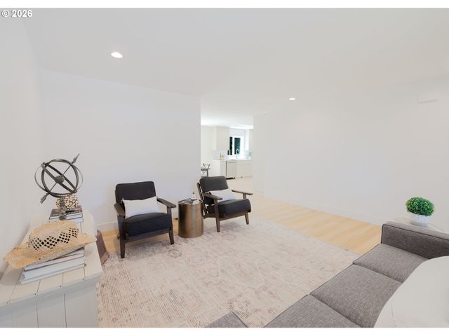 4675 Cedar St, Astoria, OR 97103