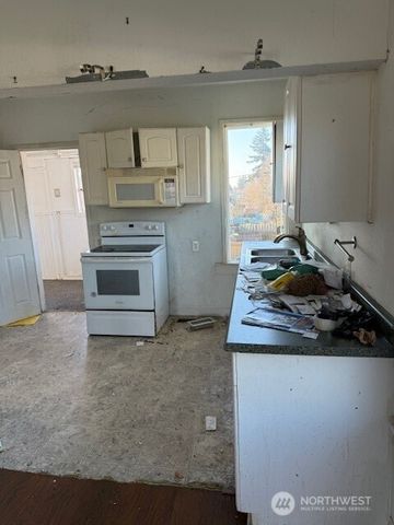 8402 Yakima Avenue, Tacoma, WA 98444