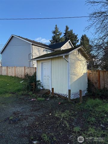 8402 Yakima Avenue, Tacoma, WA 98444