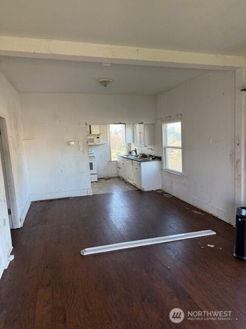 8402 Yakima Avenue, Tacoma, WA 98444