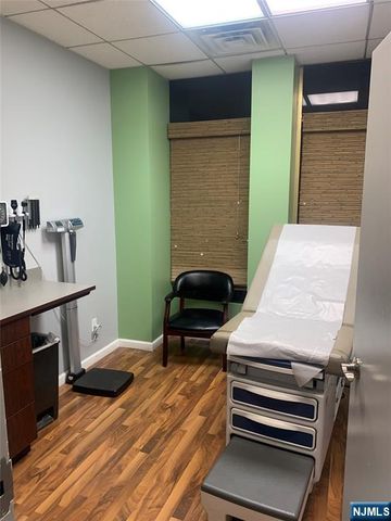 47 Orient 3D, Rutherford, NJ 07070