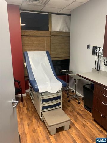 47 Orient 3D, Rutherford, NJ 07070