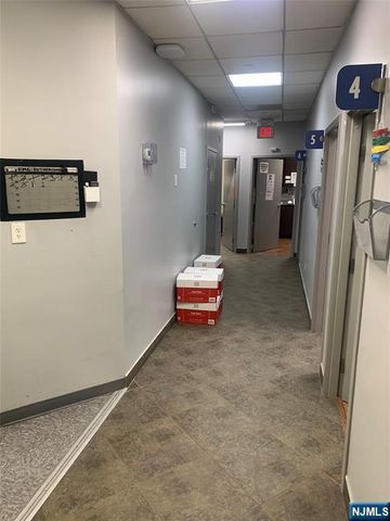 47 Orient 3D, Rutherford, NJ 07070